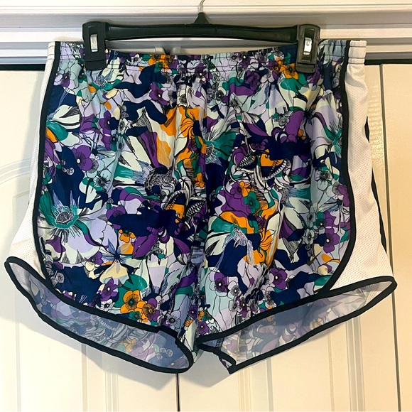 Nike Other - Nike Tempo Shorts Floral Multicolor